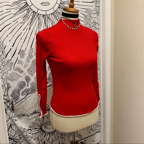 π Stylish turtleneck top - Picture 3 of 12